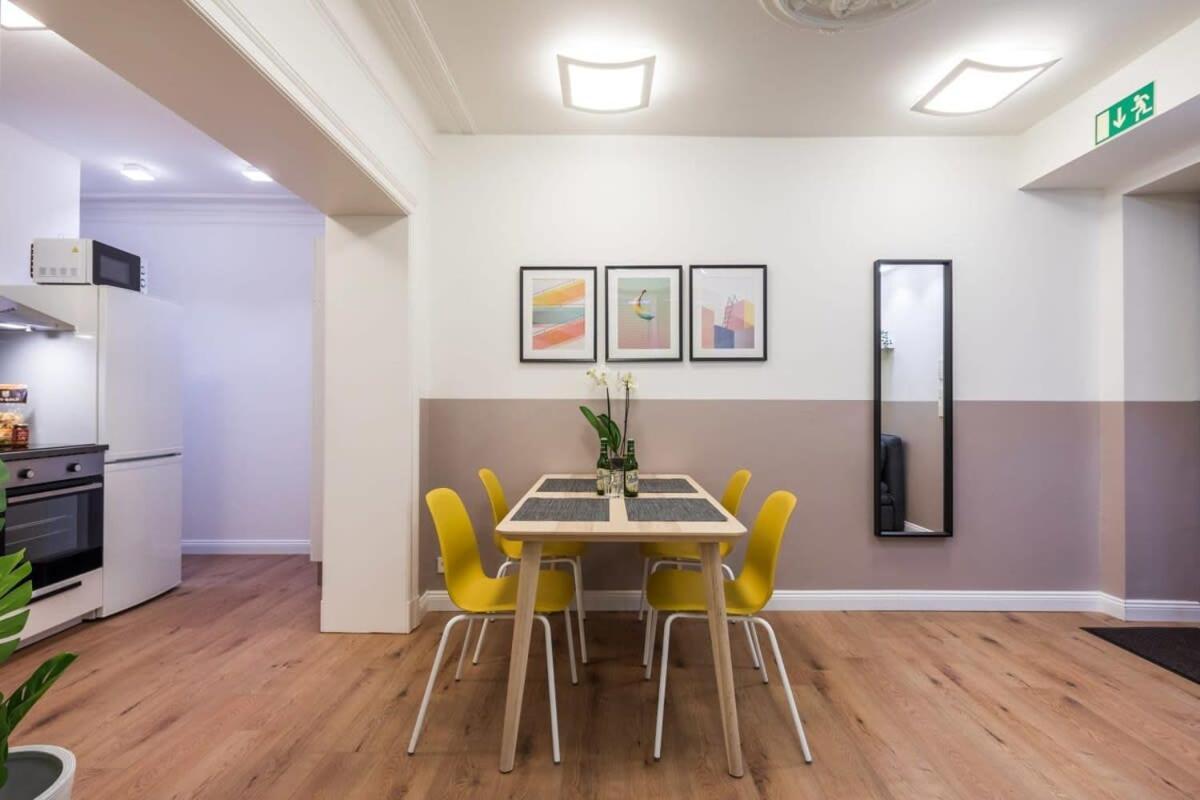 Charming Apartment In Prime Location Hamburg Exterior photo