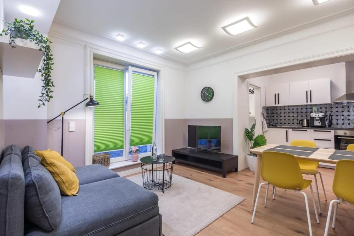 Charming Apartment In Prime Location Hamburg Exterior photo
