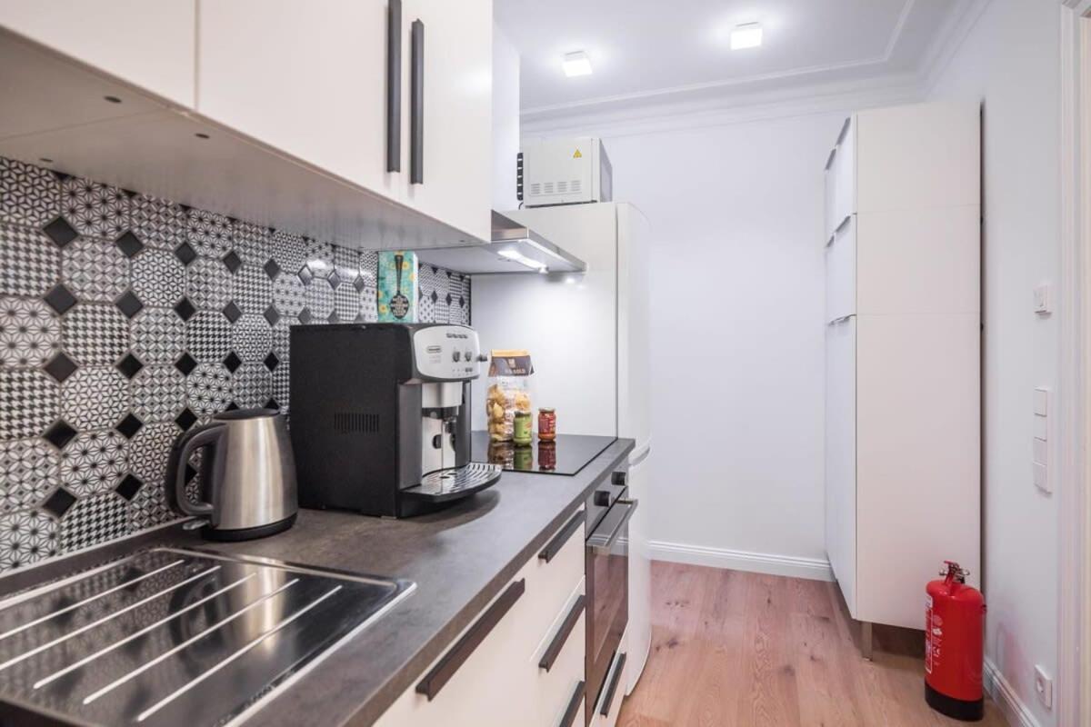 Charming Apartment In Prime Location Hamburg Exterior photo